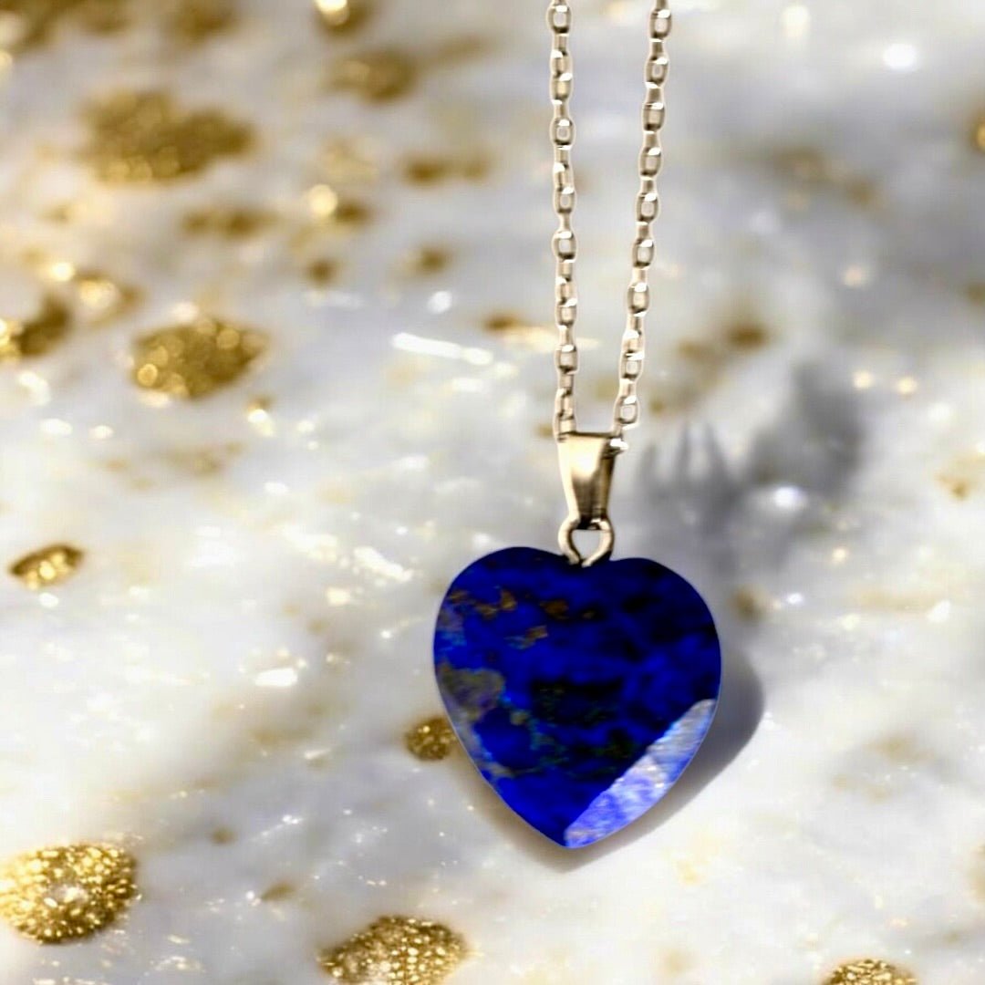 Silberne Halskette mit facettiertem Edelsteinherz - Anhänger; Lapislazuli - CrystalScents