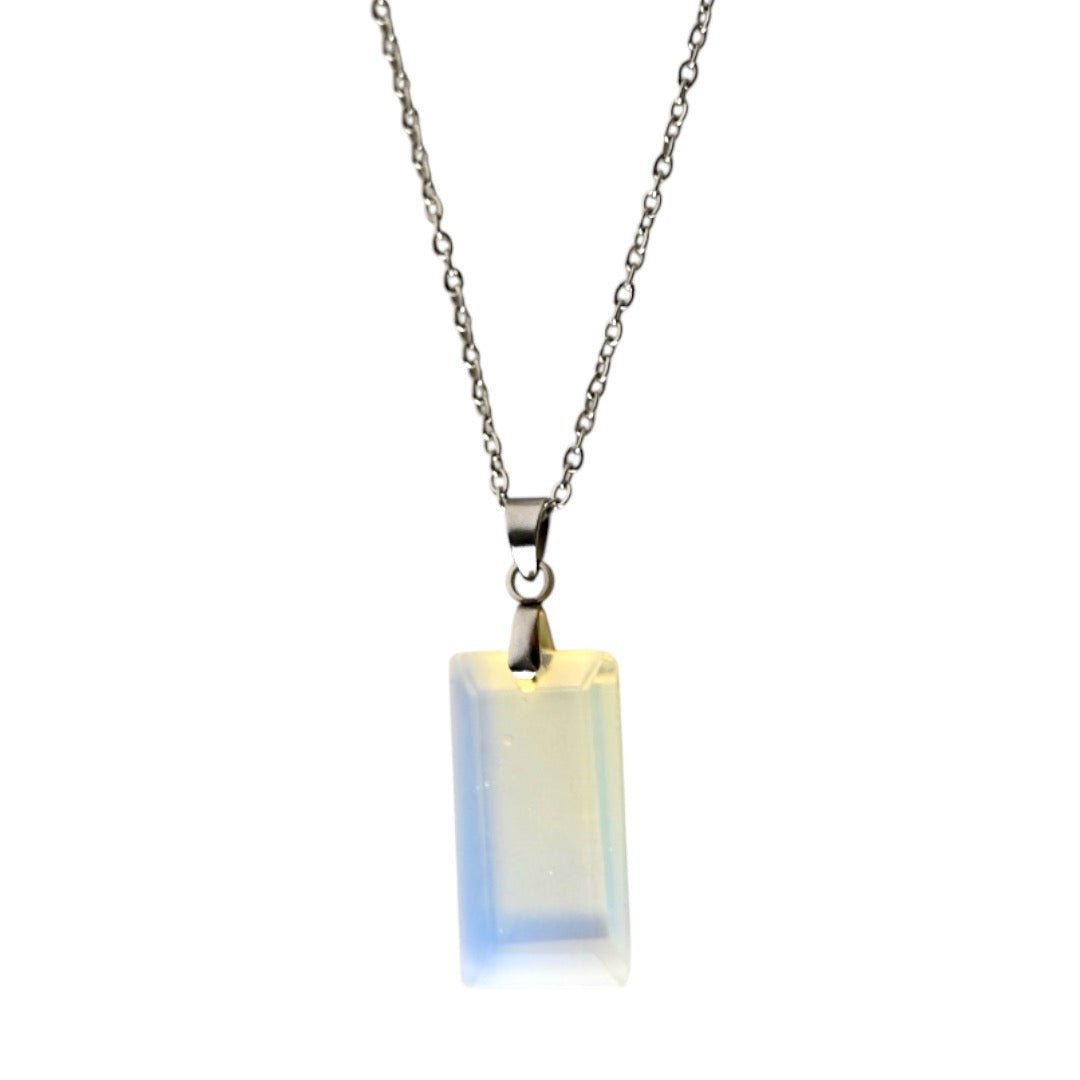 Silberne Kette mit geschliffenem Opalit - Anhänger - CrystalScents