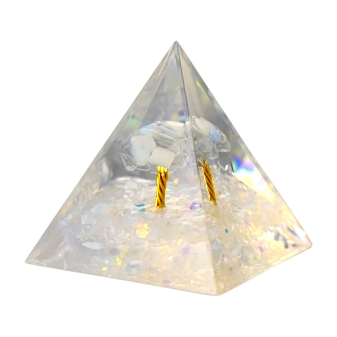 Wunderschöne Orgonit Pyramide mit Baum - CrystalScents