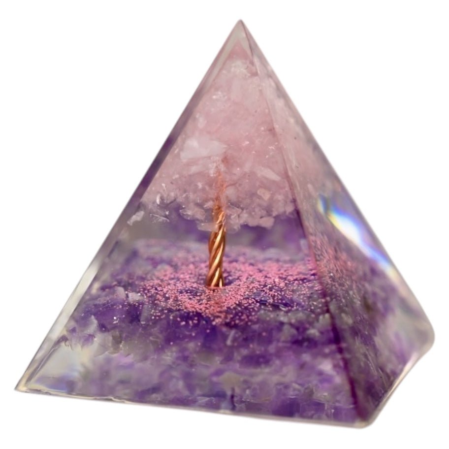 Wunderschöne Orgonit Pyramide mit Baum - CrystalScents