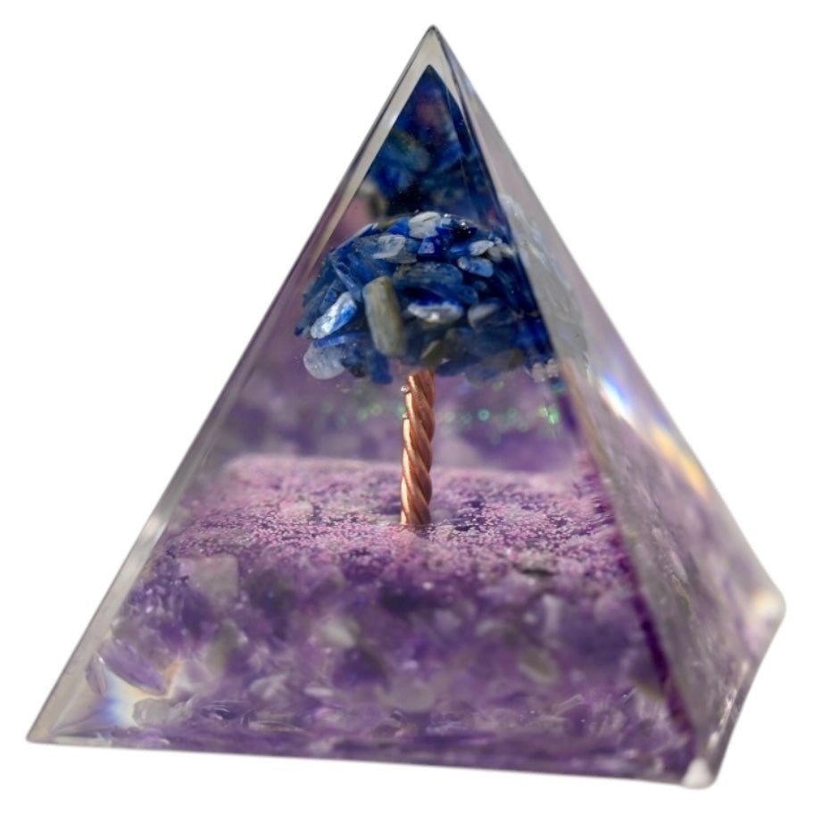 Wunderschöne Orgonit Pyramide mit Baum - CrystalScents