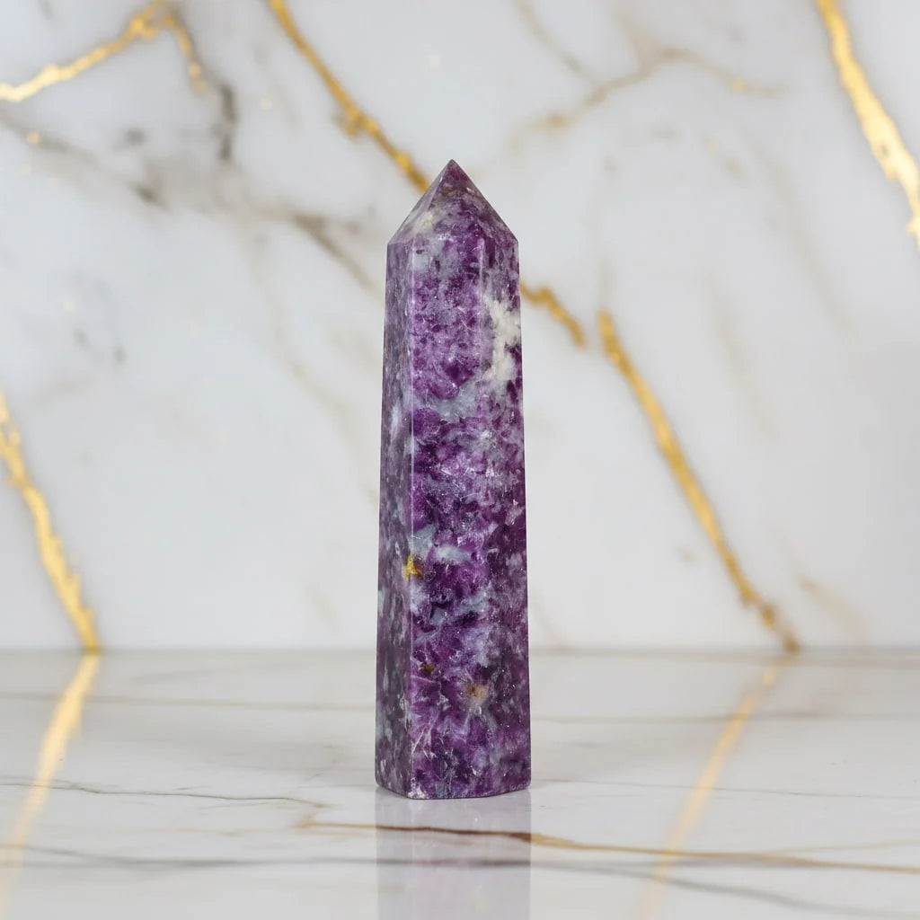 Lepidolith Obelisk – Stressabbau, Schutz & spirituelle Balance