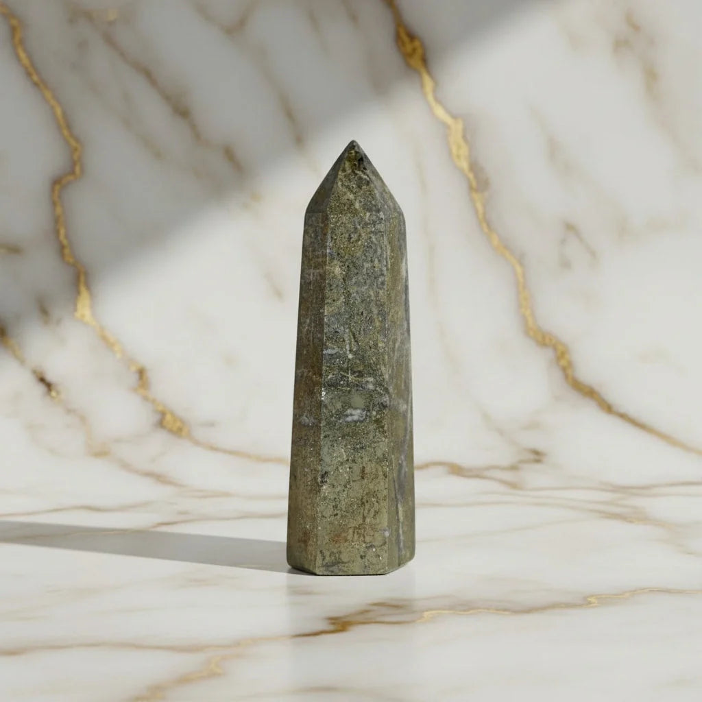 Pyrit Obelisk – Schutz, Vitalität & positive Energie