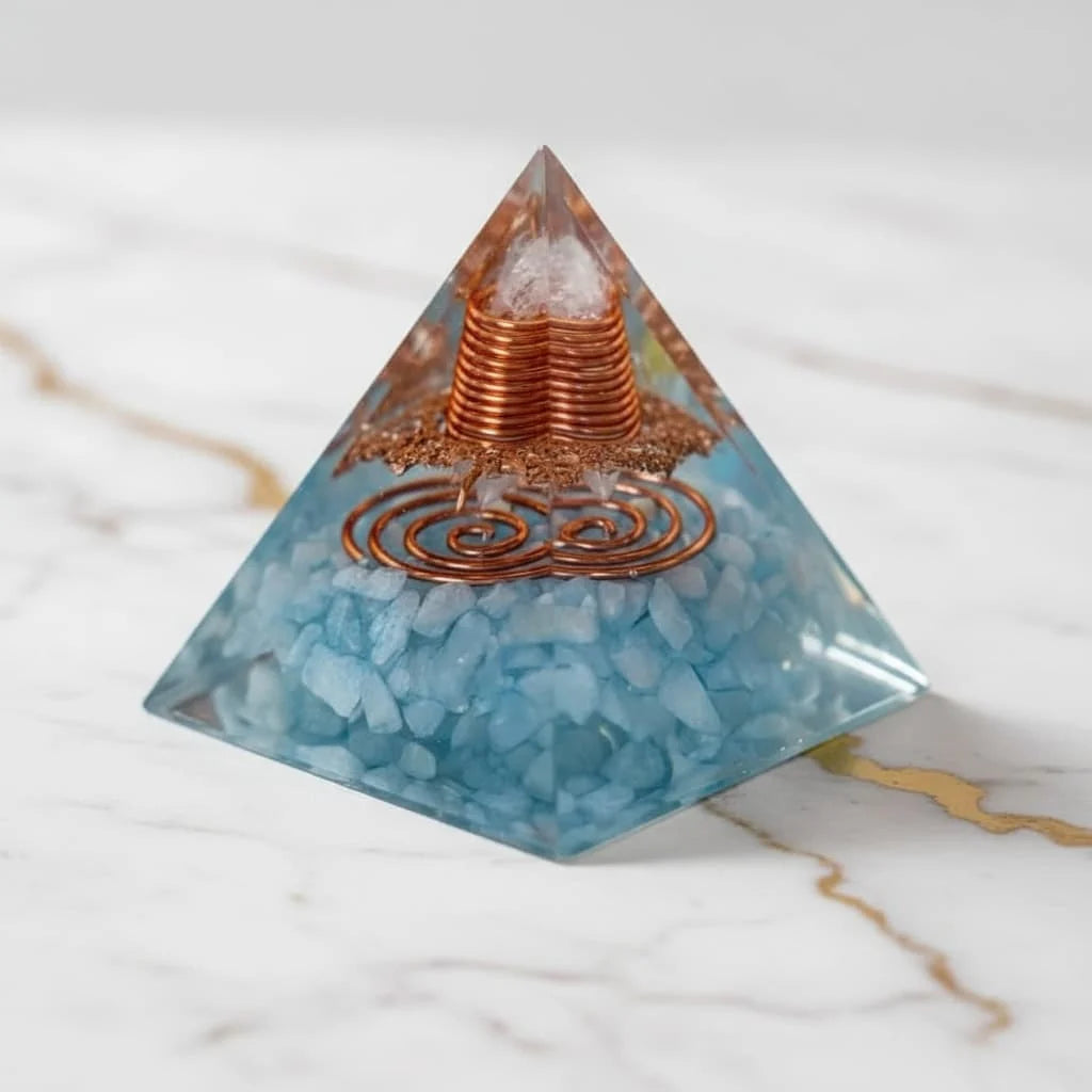 Aquamarin Orgonit Pyramide – Schutz, Klarheit & energetische Harmonie