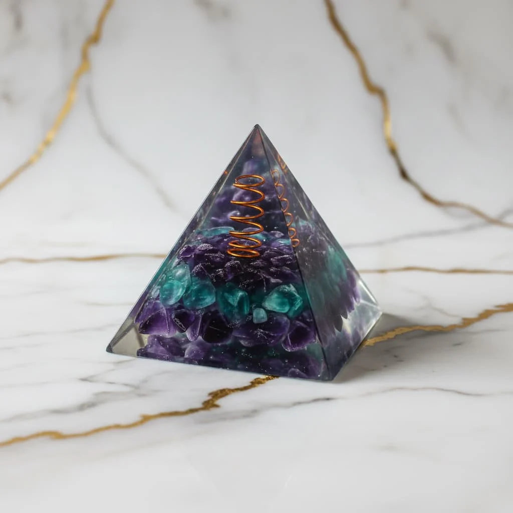Fluorit Orgonit Pyramide – Klarheit, Schutz & energetische Balance