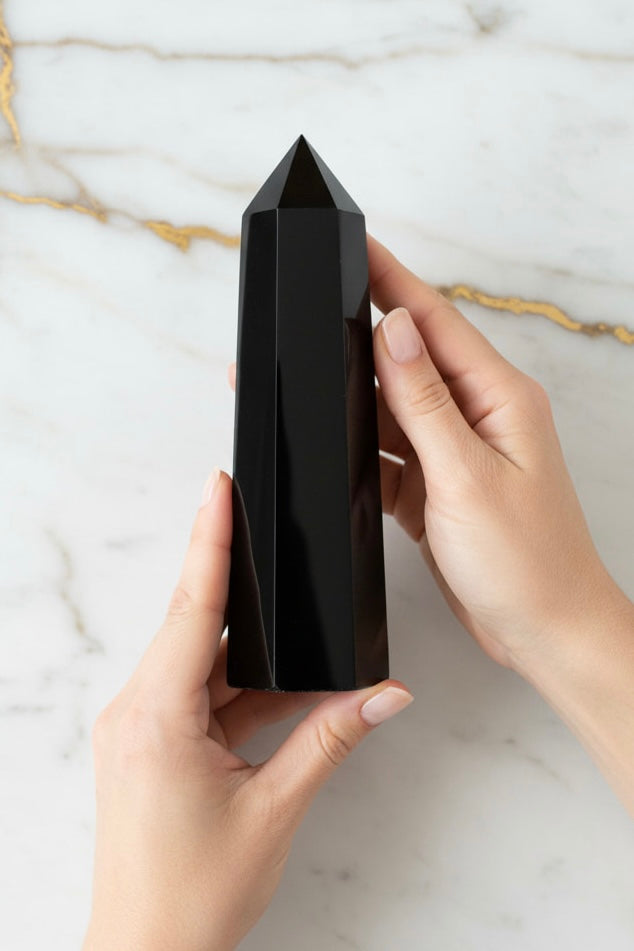 Obsidian Bedeutung – Schutz, Erdung & spirituelle Kraft CrystalScents