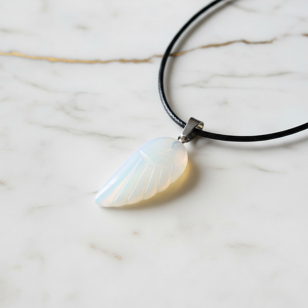 Opalit Halskette - Flügel Anhänger CrystalScents