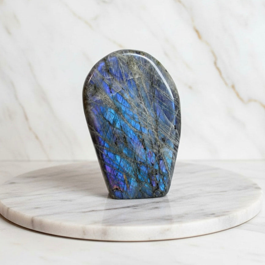 Labradorit Sunset Freiform – Glänzendes Unikat mit Tiefe CrystalScents