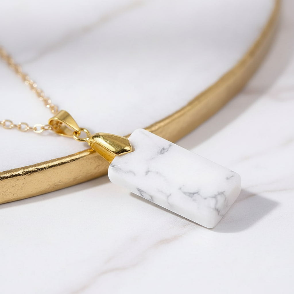 Howlit Halskette – Goldkette mit Kristall-Anhänger CrystalScents