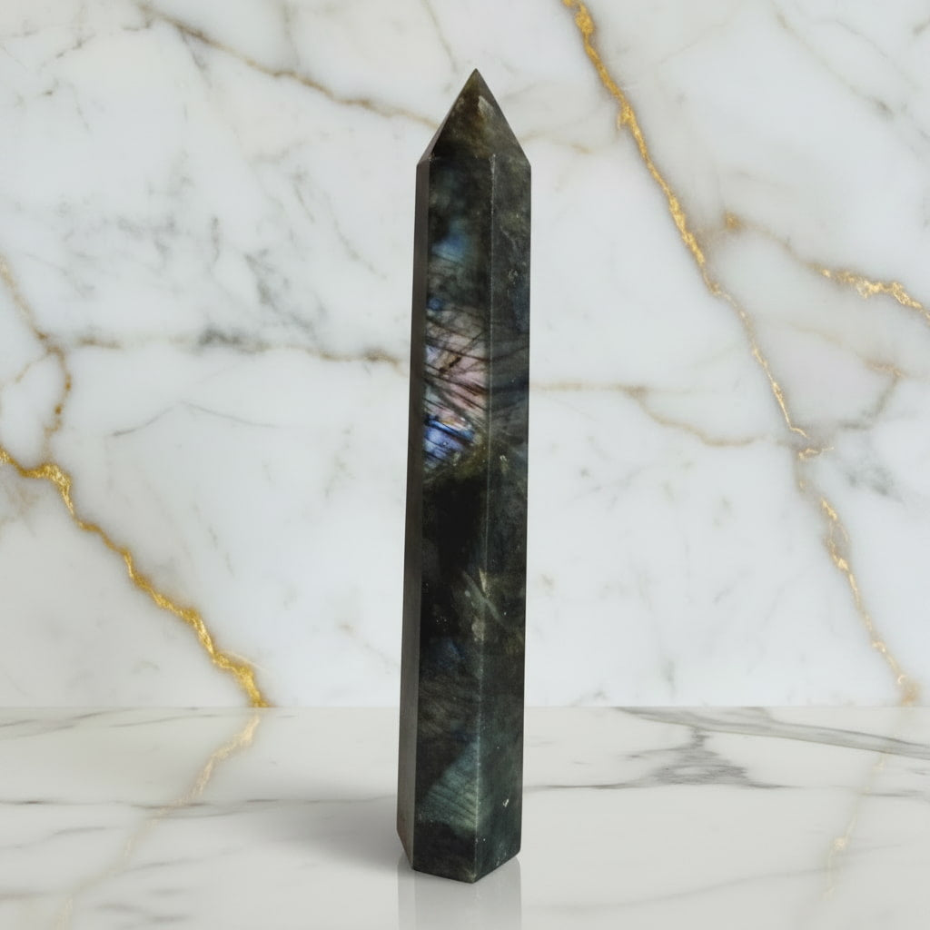 Labradorit Obelisk – Kreativität & Leidenschaft CrystalScents