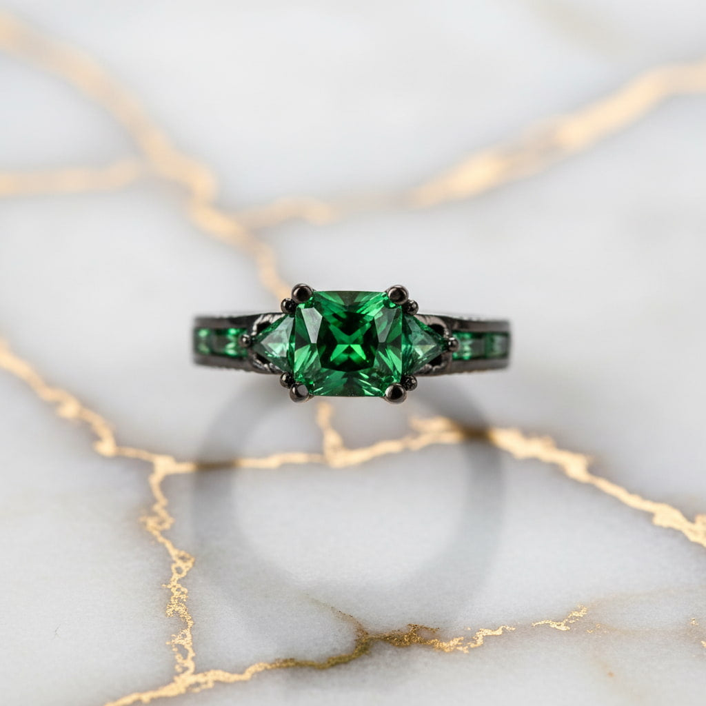 Ring in Silber mit quadratischem grünen Steinen CrystalScents