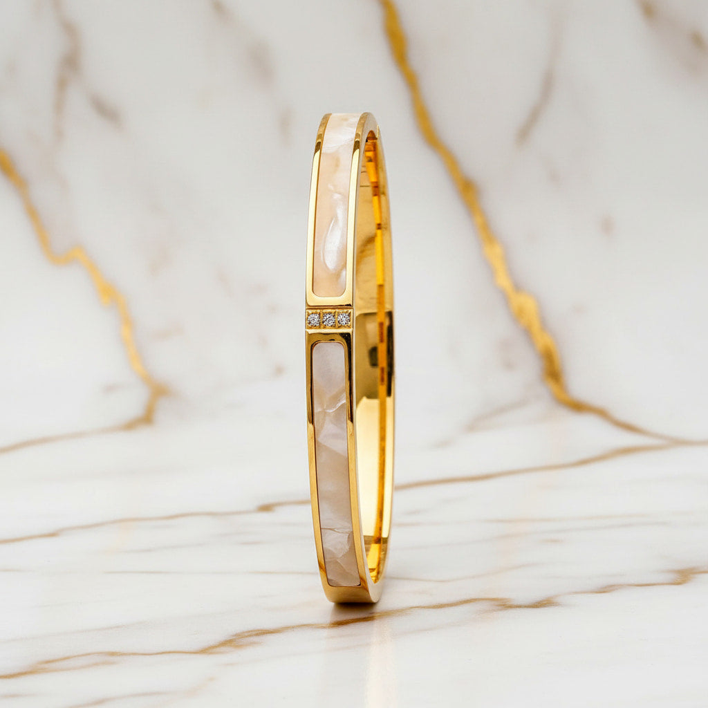 Armband mit Perlmutt in Gold – für stilvolle Momente CrystalScents