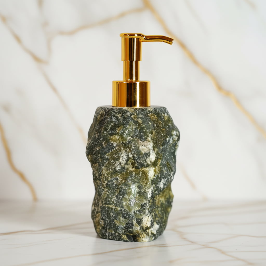 Labradorit Seifenspender – Eleganz für Ihr Badezimmer CrystalScents