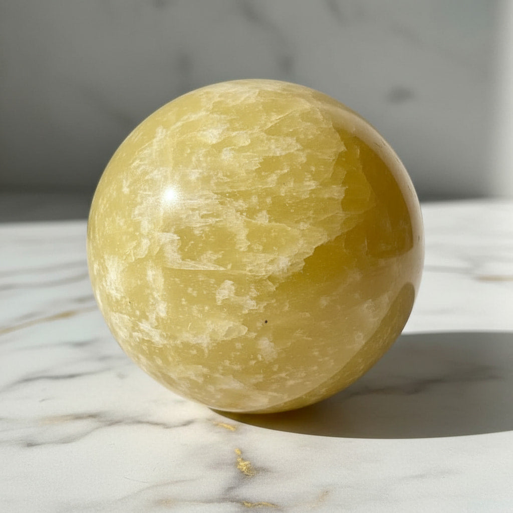 Große Calcit Kugel - Zitronengelber Akzent CrystalScents