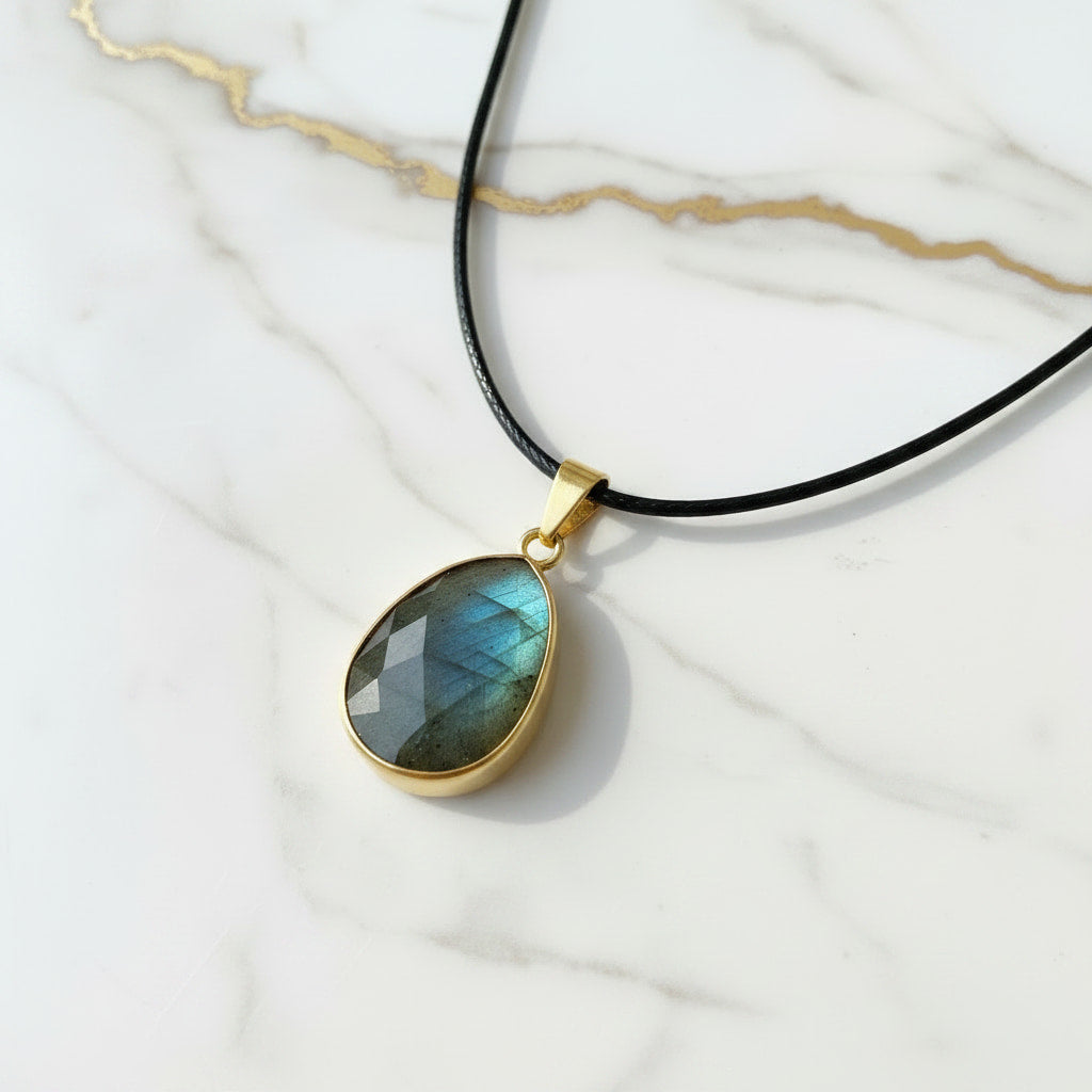 Labradorit Halskette - Facettierter Schimmer CrystalScents
