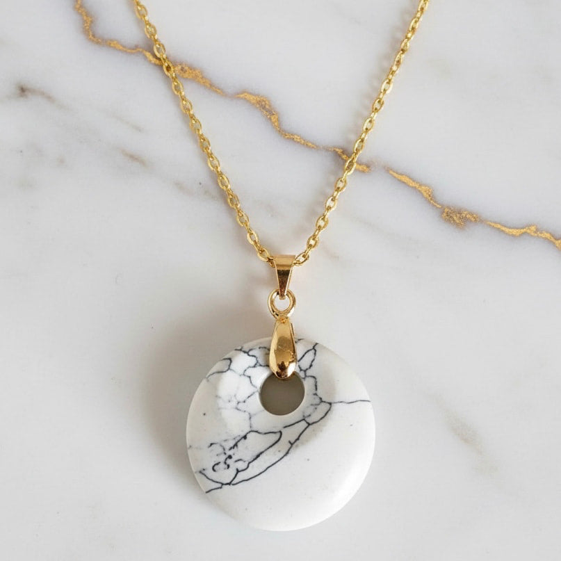 Howlit Halskette - Rundes Design CrystalScents