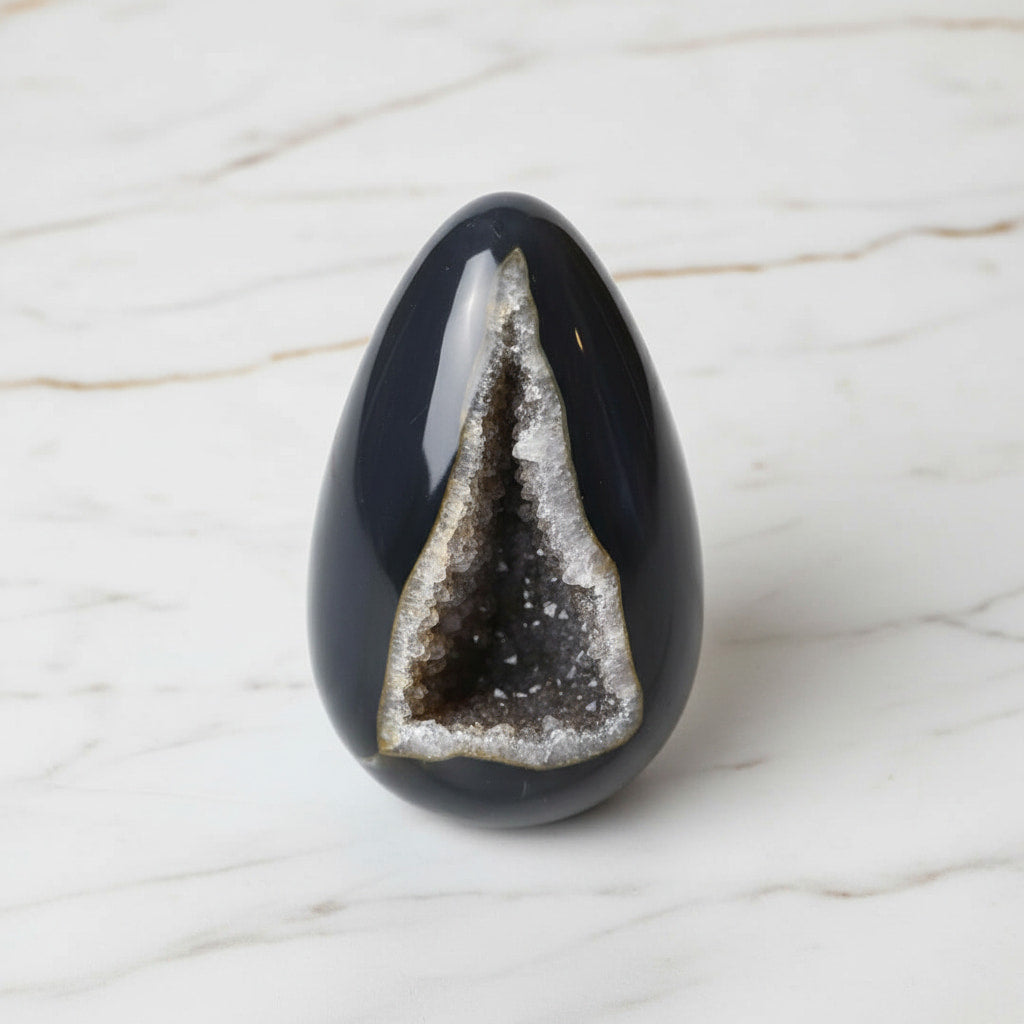 Großes Achat Ei – Glitzernde Druse als dekorativer Hingucker CrystalScents