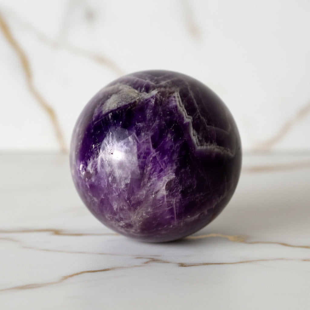 Amethyst Kugel - Ruhe & Ausgeglichenheit CrystalScents