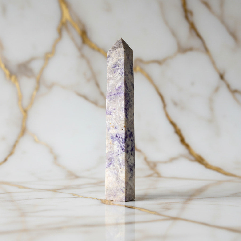 Charoit Obelisk – Energie & Stärke JETZT sichern CrystalScents