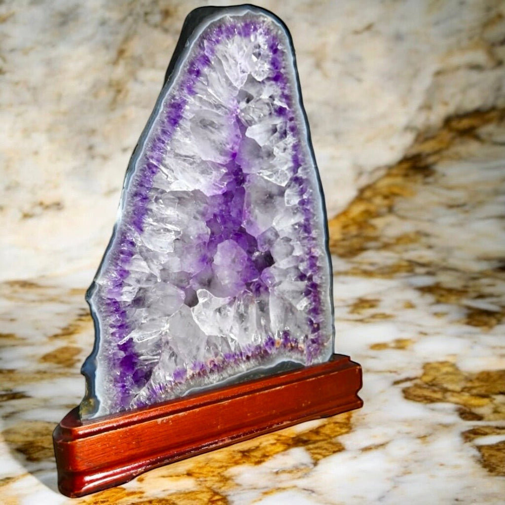 Amethystdruse auf Podest – Erdung & Schönheit