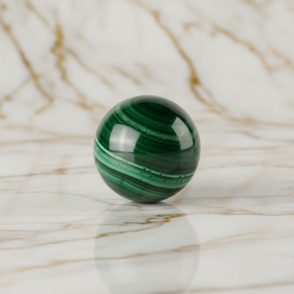 Malachit Kugel – Herz des Waldes CrystalScents