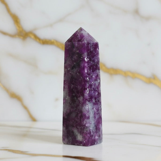 Lepidolith Obelisk – Ruhe & Harmonie JETZT sichern CrystalScents