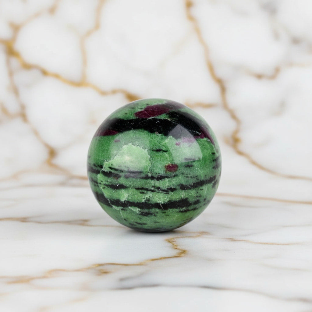 Rubin Zoisit Kugel – Energie & Lebensfreude CrystalScents
