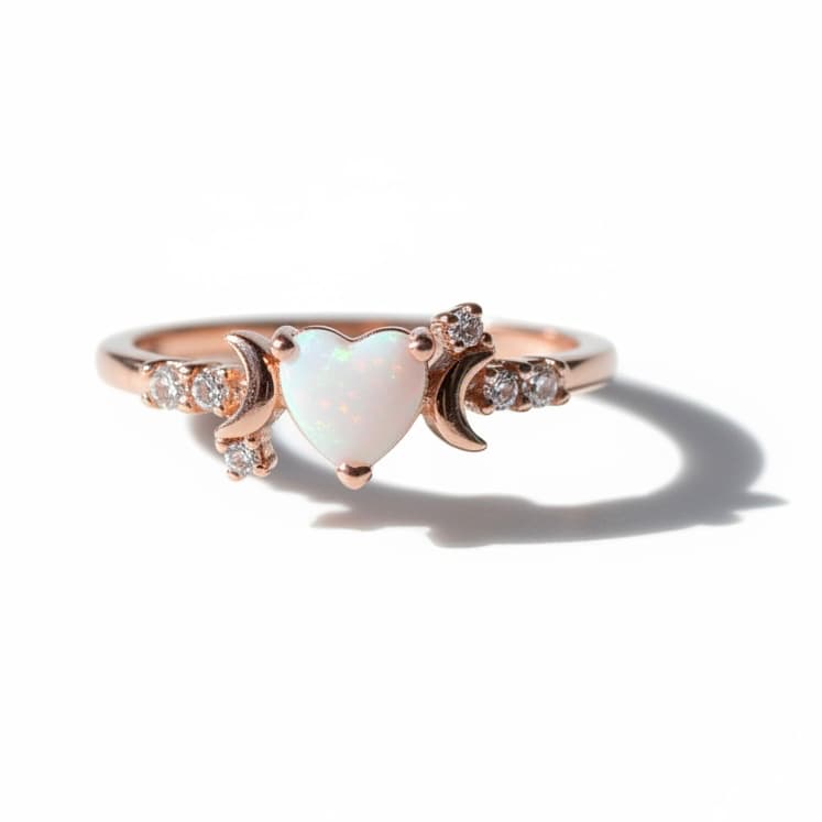 Opal Ring Herzform – Romantische Akzente