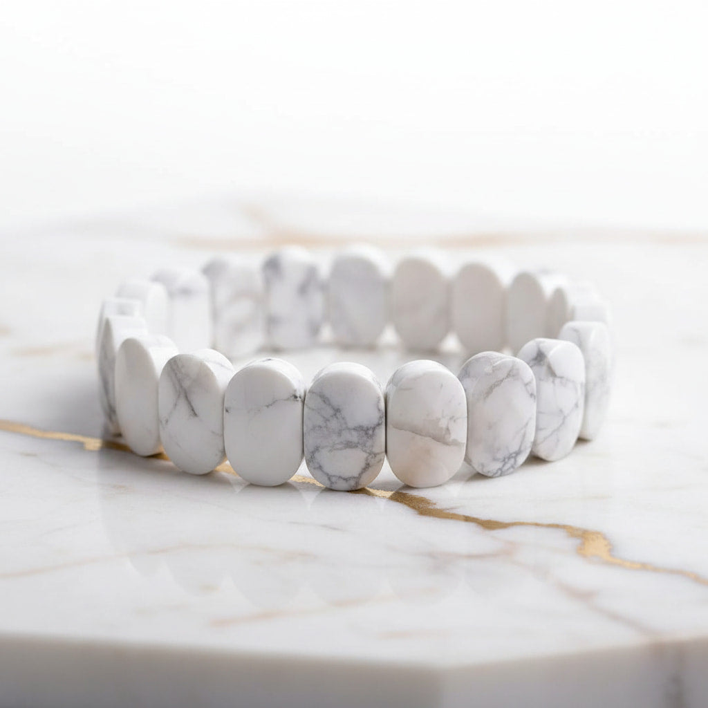 Howlit Facettenarmband – Balance & mentale Stärke CrystalScents