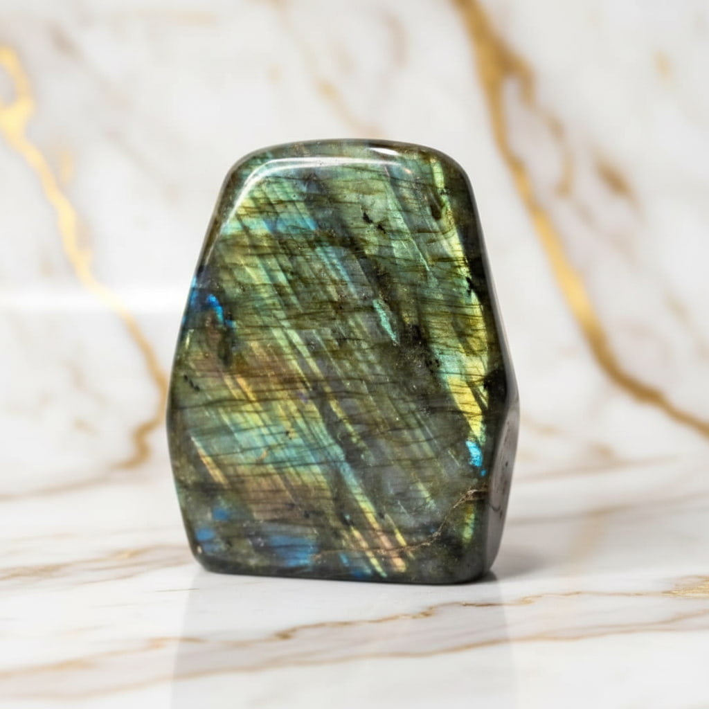 Labradorit Freiform – für positive Raumenergie CrystalScents
