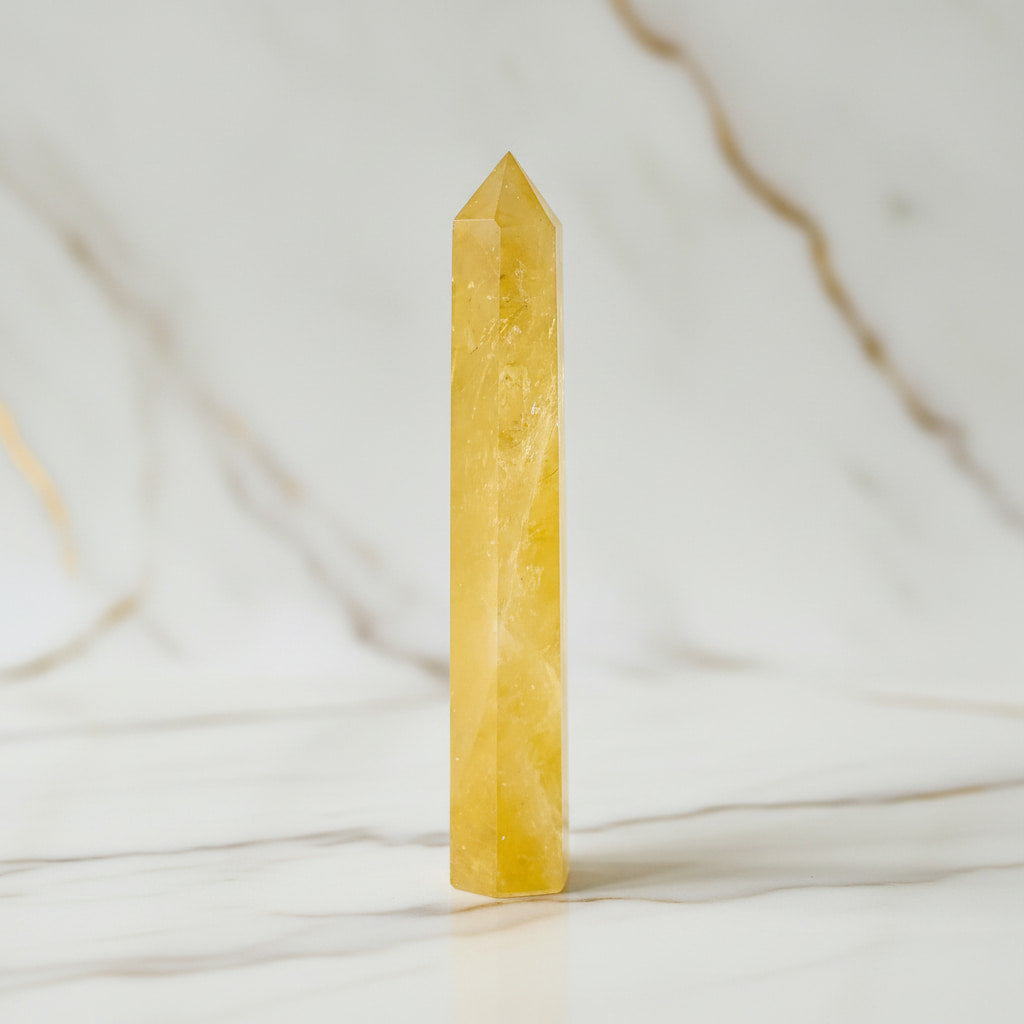 Citrin Obelisk – Dekoratives Highlight & Energie CrystalScents