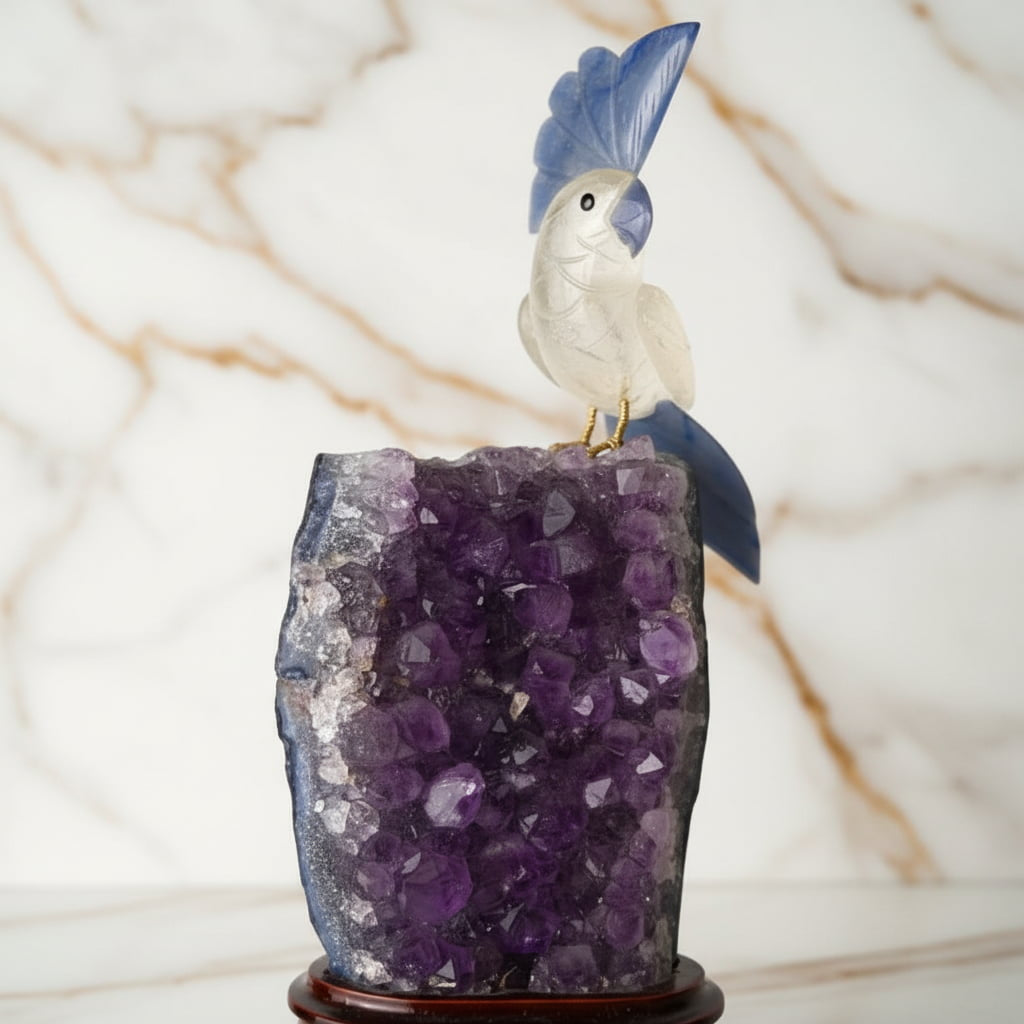Amethystdruse – Mit Bergkristall Vogel