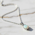 Opal Halskette - Eleganz & Inspiration CrystalScents