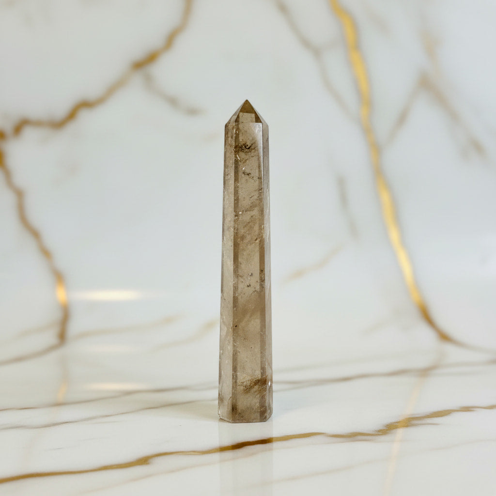 Rauchquarz Obelisk – JETZT sichern CrystalScents