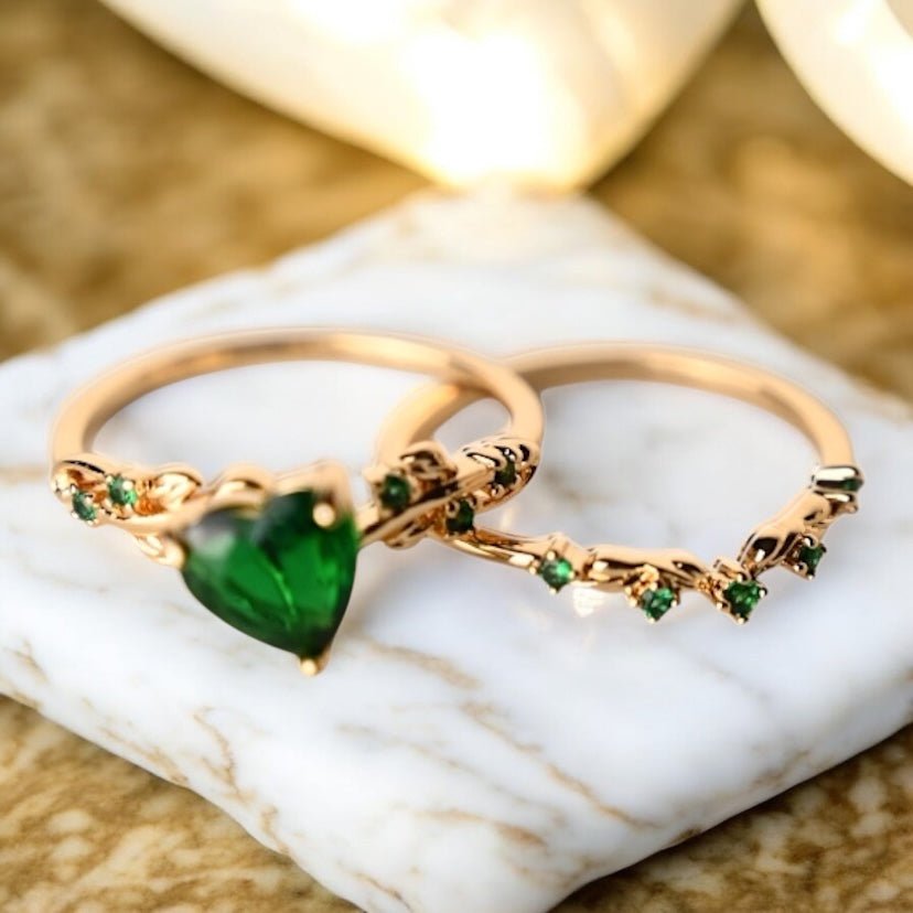 2 - teiliger geflochtener Stacking - Ring mit grünem Herz - CrystalScents