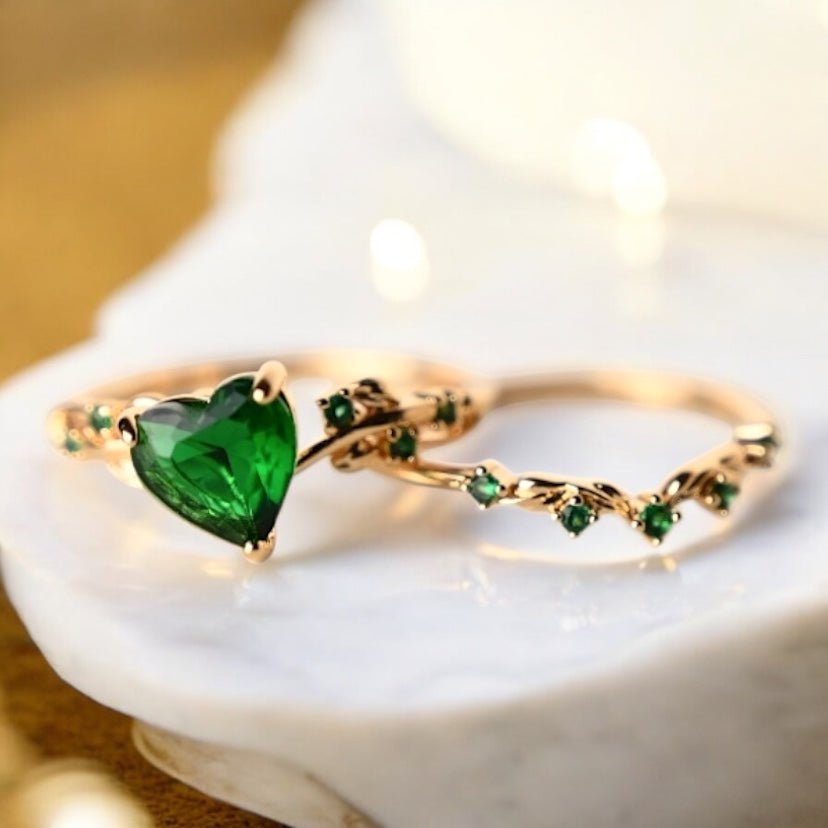2 - teiliger geflochtener Stacking - Ring mit grünem Herz - CrystalScents