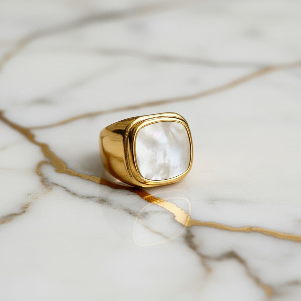 Ring mit Muschel-Detail – stilvolles Highlight für besondere Momente CrystalScents