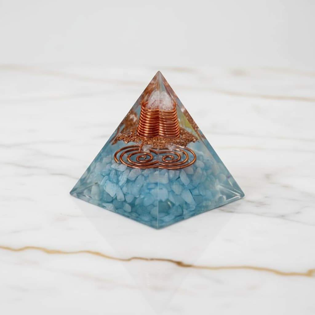 Orgonit Pyramide - Hellblau mit Doppelender CrystalScents