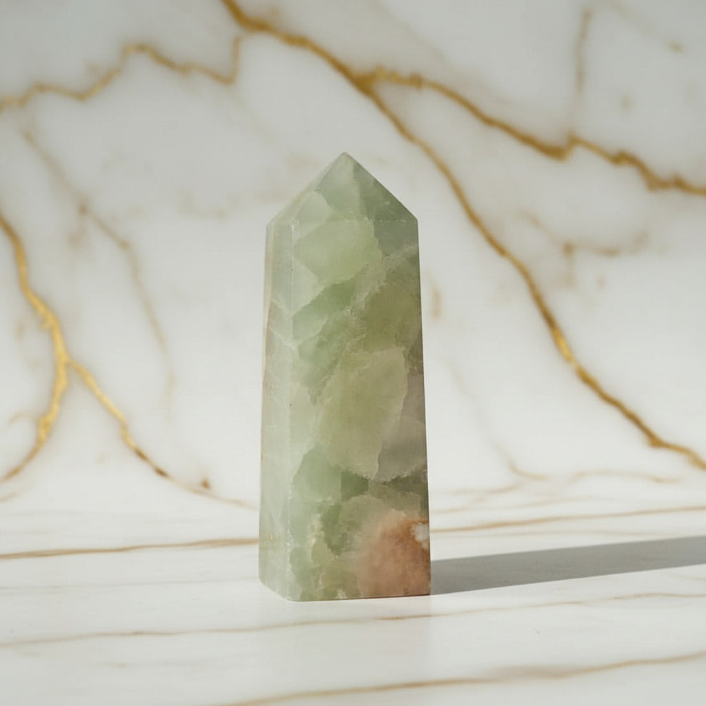 Calcit Obelisk – Hellgrüner Kristall JETZT sichern CrystalScents