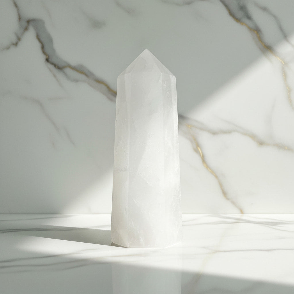 Großer Bergkristall Obelisk - für positive Energie CrystalScents