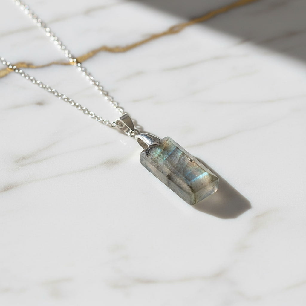 Labradorit Halskette - Geschliffener Anhänger