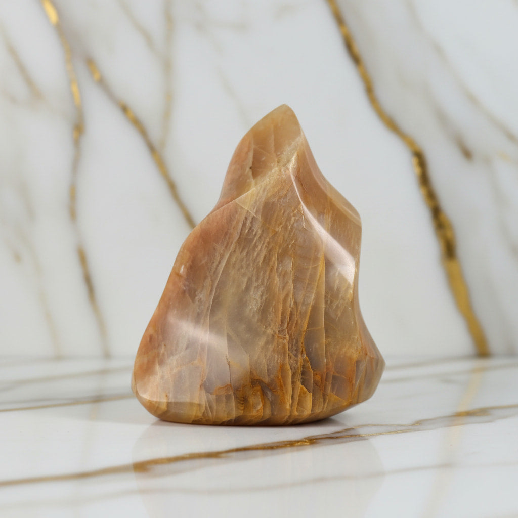 Mondstein Flamme – Schimmerndes Naturjuwel JETZT sichern CrystalScents