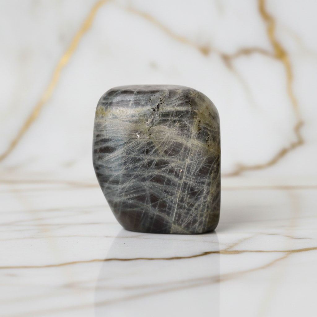 Labradorit Sunset Freiform – Irisierender Farbwechsel CrystalScents