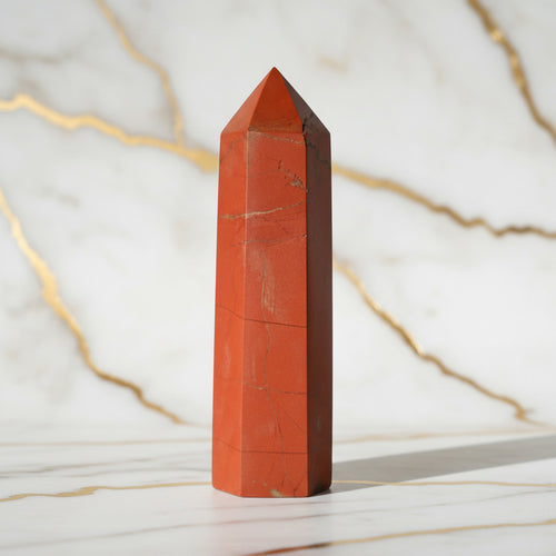 Roter Jaspis Obelisk – Rote Schattierungen CrystalScents