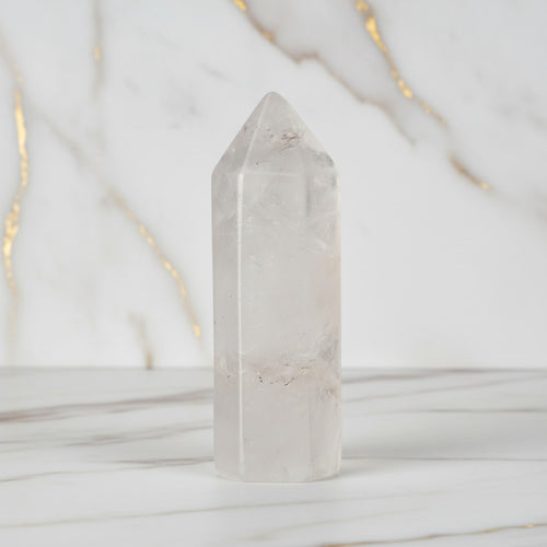 Mini Bergkristall Obelisk - stilvolles Schmuckstück CrystalScents