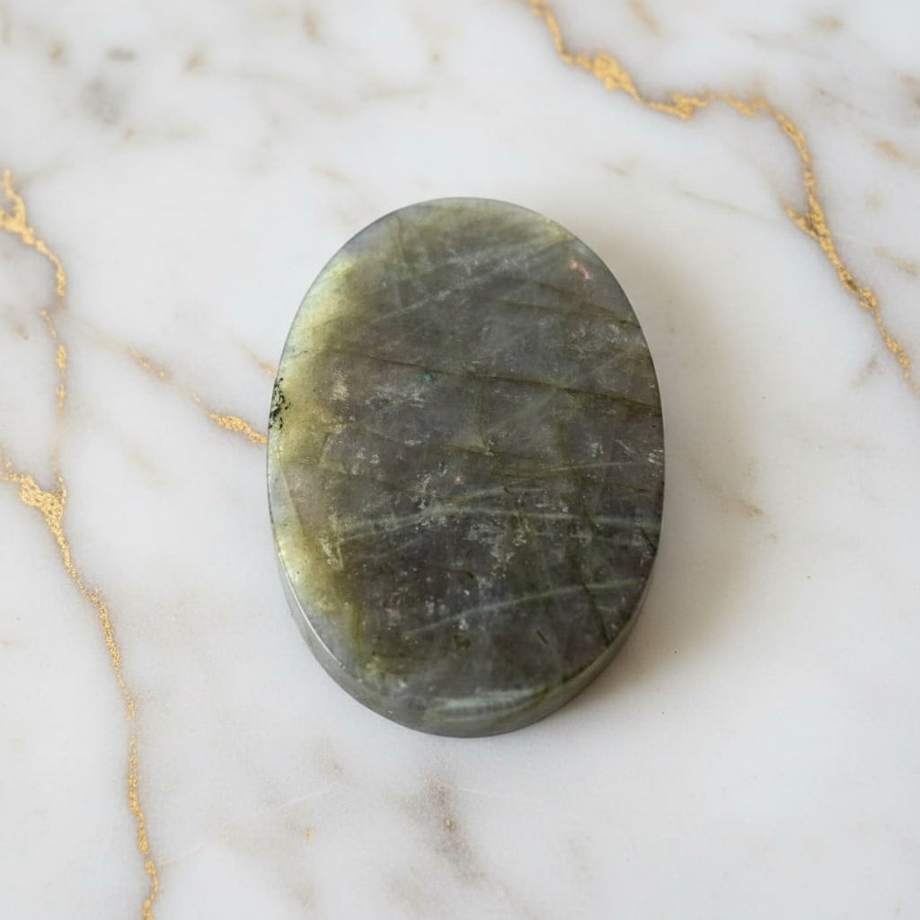 Labradorit Eule Sunset – Schillerndes Naturjuwel CrystalScents