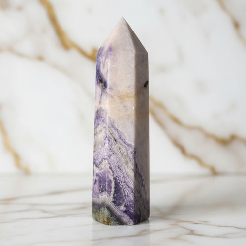 Charoit Obelisk – Raum & Meditation CrystalScents