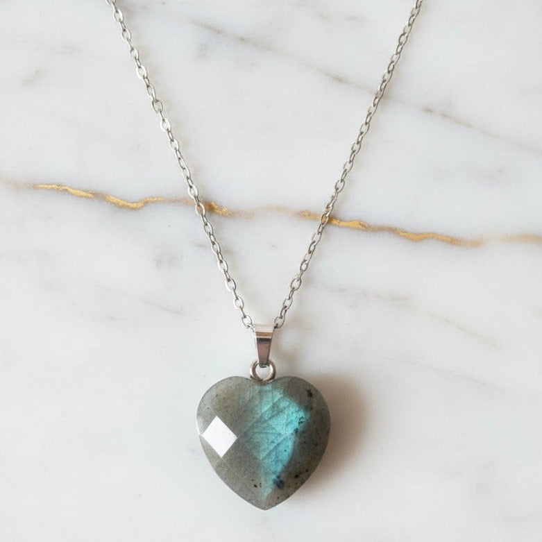 Labradorit Halskette – Facettiertes Herz JETZT sichern CrystalScents