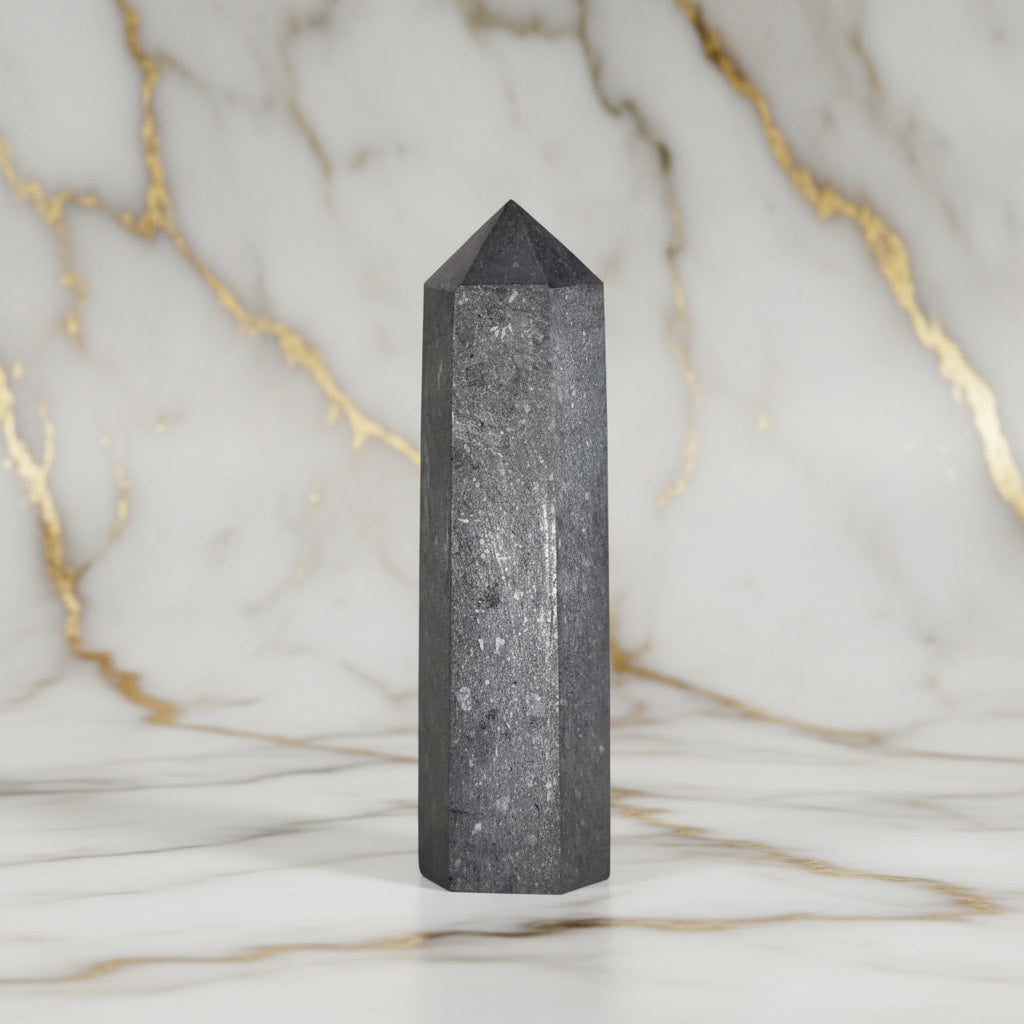 Shungit Obelisk – Eleganz JETZT entdecken CrystalScents
