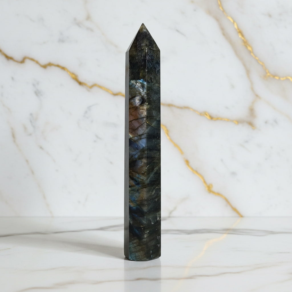 Labradorit Obelisk – Kreativität & Leidenschaft